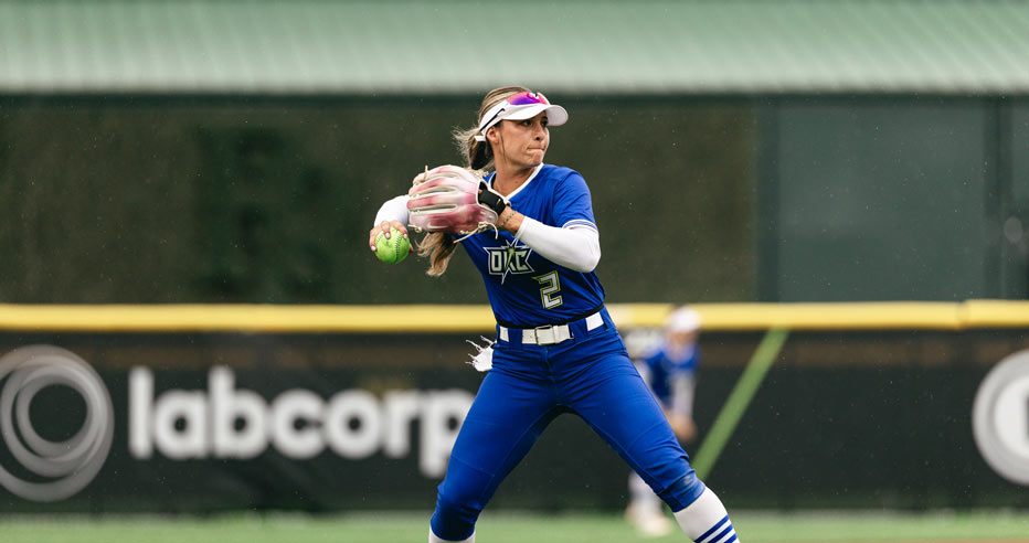 Oklahoma City Spark shortstop Sydney Romero fielding.