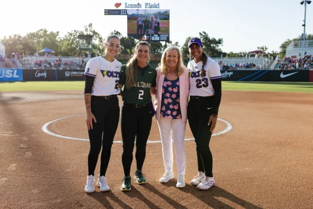 Back at home for these three ð¡ 

Thank you Coach Gasso for throwing todayâs first pitch â¤ï¸