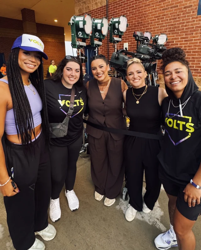 pro ballers in attendance at the #WCWS ð¥