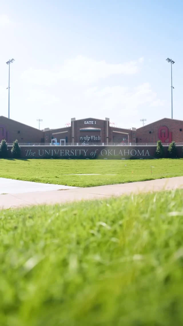 time for some pro softball in Norman ð¥

ðï¸ @ou_softball Loveâs Field
