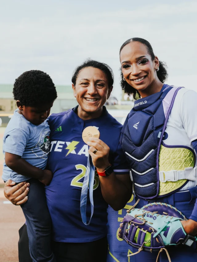 record holding Olympian, Elana Meyers Taylor threw out the first pitch last night in Round Rock ð¥ð