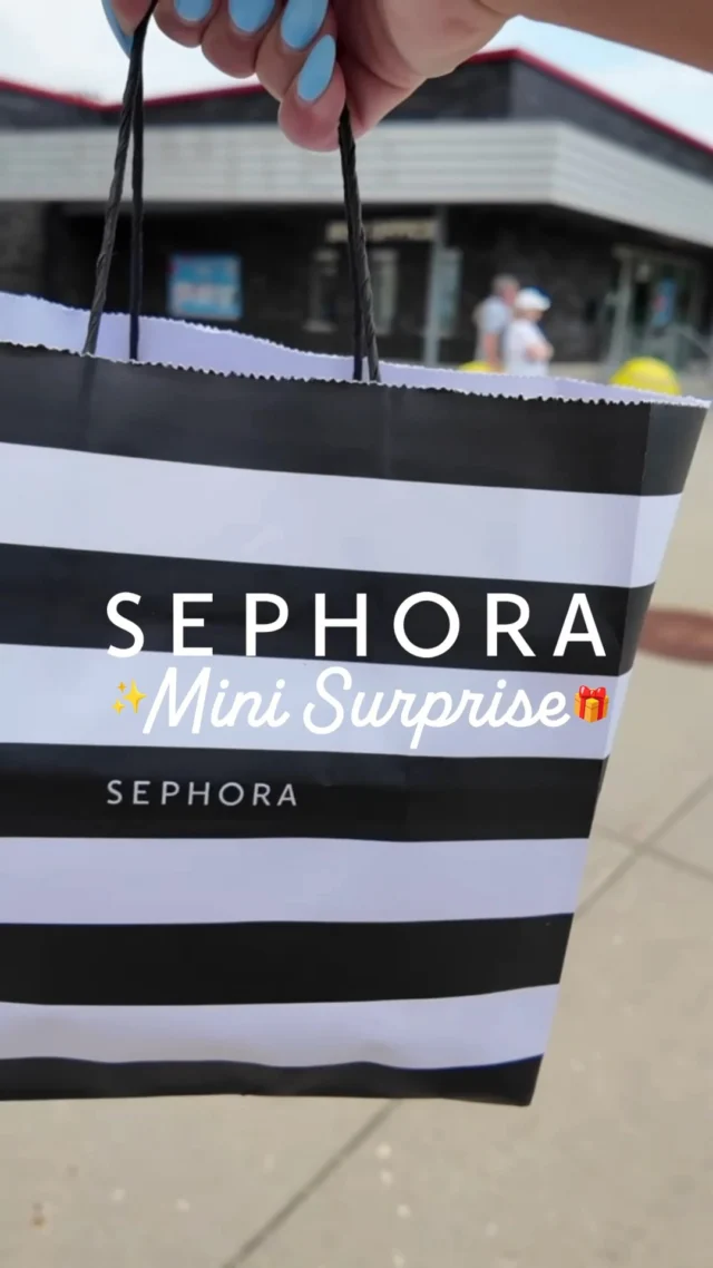 The Fourth looked even better with @sephora minis in hand ðºð¸â¨