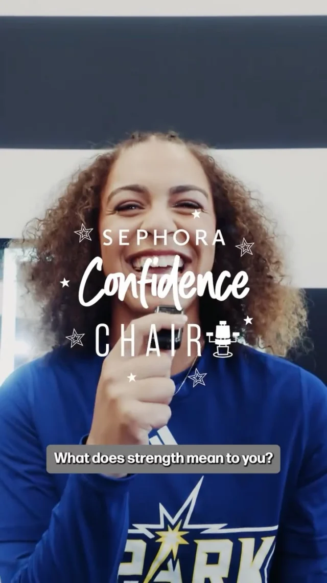 Strong women inspire strong women. ðª
Confidence Chair pres. by @Sephora