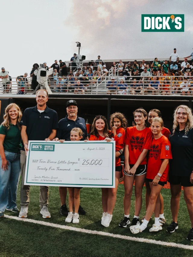 Honored to be part of this moment with @dickslittleleague and @littleleague ð¥¹

DICK'S Sporting Goods Foundation Sports Matter Grant ð¤ Twin Rivers Little League