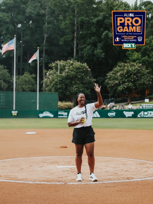Natasha Watley, ladies and gentlemen ð

a special first pitch to start our day at @littleleague