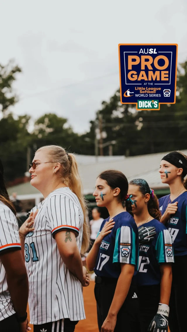 a special moment â¨for @mbabss and the Italian team ð®ð¹ at @LittleLeague