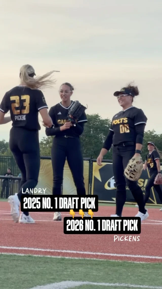 Karlyn Pickens coming in for Sam Landry ð¥ 

these two being on the same team this series is ð¤¯