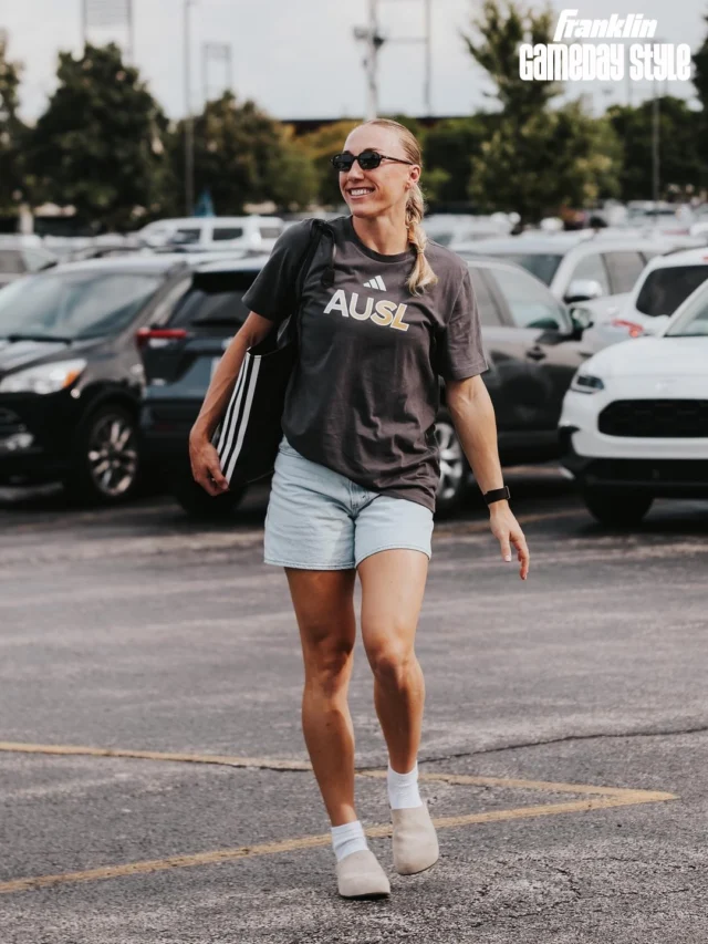 walk the walk â¨

gameday styles presented by @franklinsports