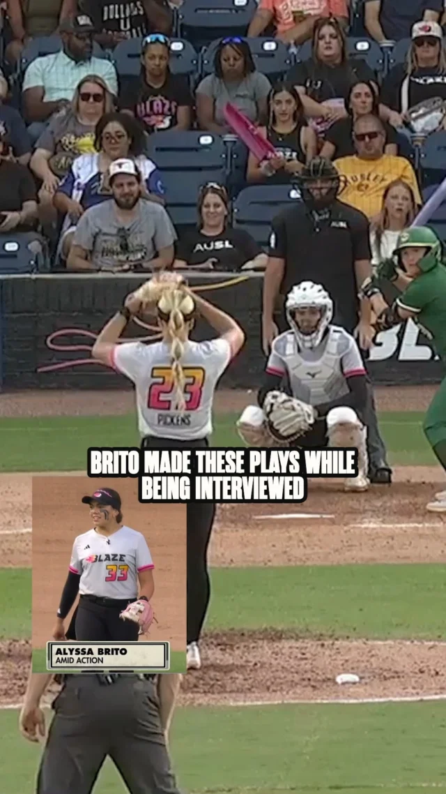one of the craziest moments of the season ð³
Alyssa Brito was being interviewed while playing shortstop and made two incredible plays on the mic ðï¸