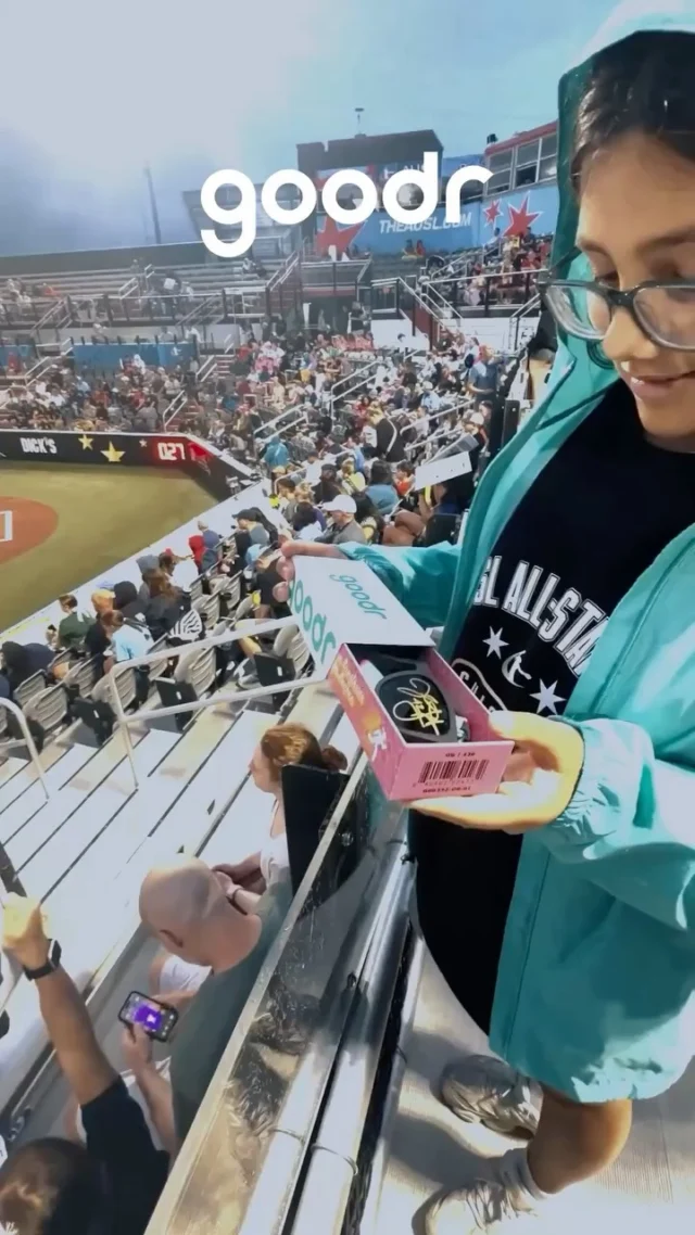 last week we surprised a fan with a signed pair of @goodr glasses ð

could you be next?? ð