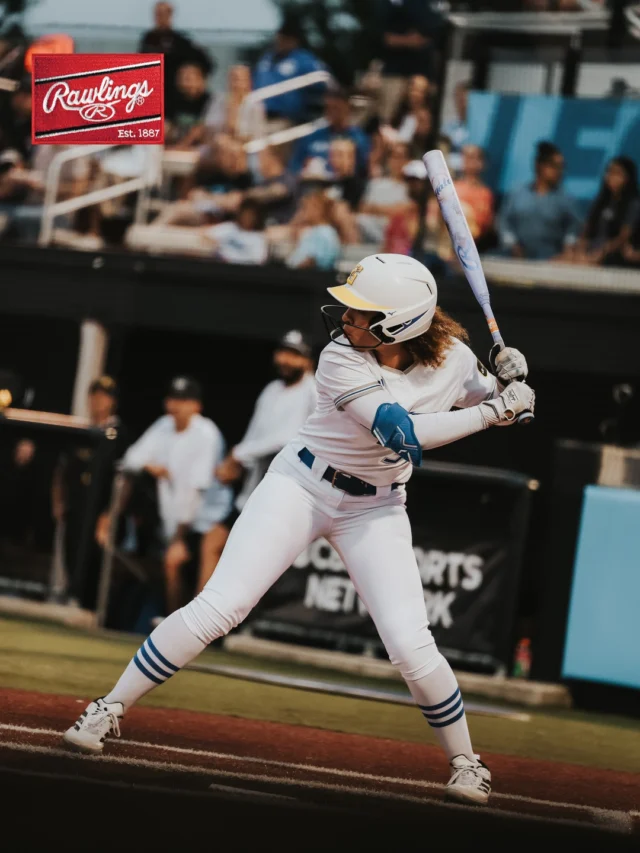 ICYMI: Amari Harper ð¤ @RawlingsSB
Safe to say, she looks pretty good with that Rawlings bat in her hands. ð