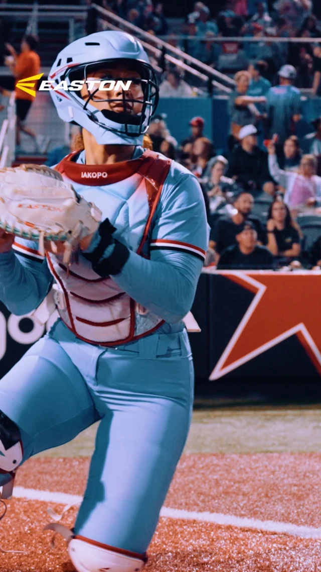 Mary Iakopo's custom @EastonFastpitch catchers gear is a work of art ð¼ï¸ ð