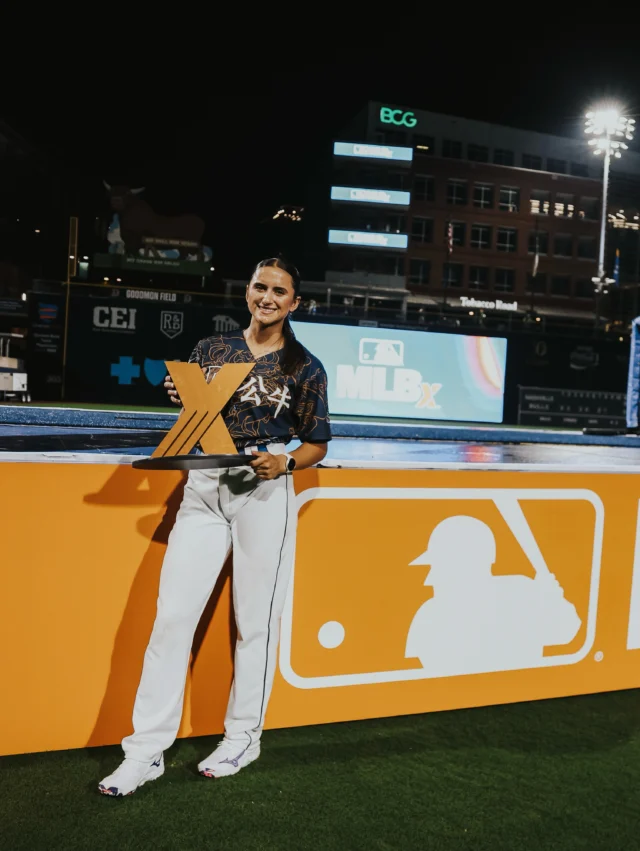 earned the crown in her town ð

Ana Gold and her teammates on the Bull Dragons brought home the trophy at @mlbxofficial Durham!