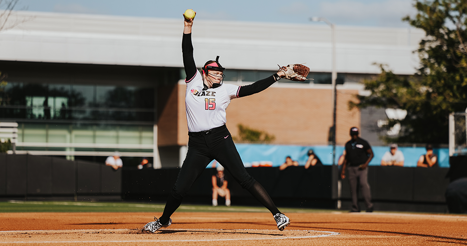 Alana Vawter pitching