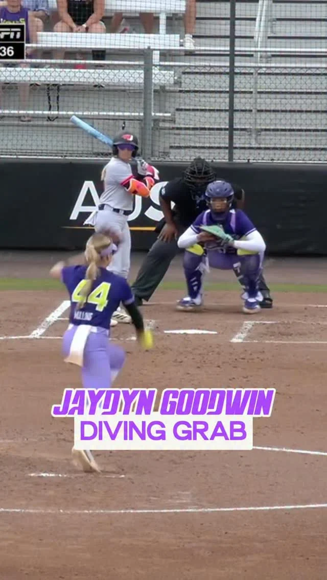 GET IT SHORTYYYYY

diving grab from @jaydyn.goodwin keeps the Volts aheadâ¡ï¸â¡ï¸