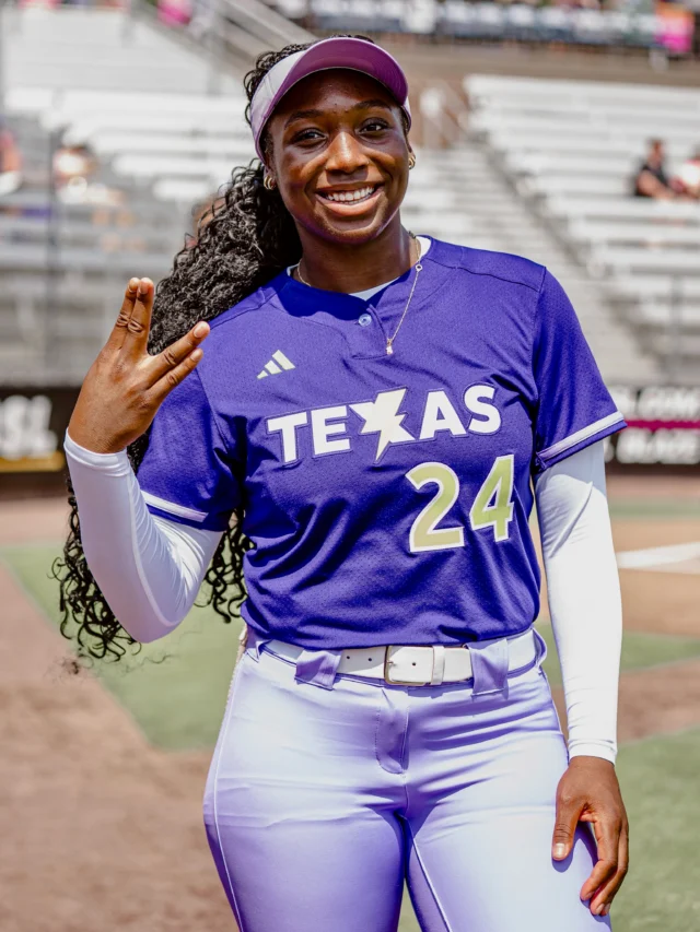 Meant to be ð

but can we also talk about this uni combo?!? LILACS are BACK