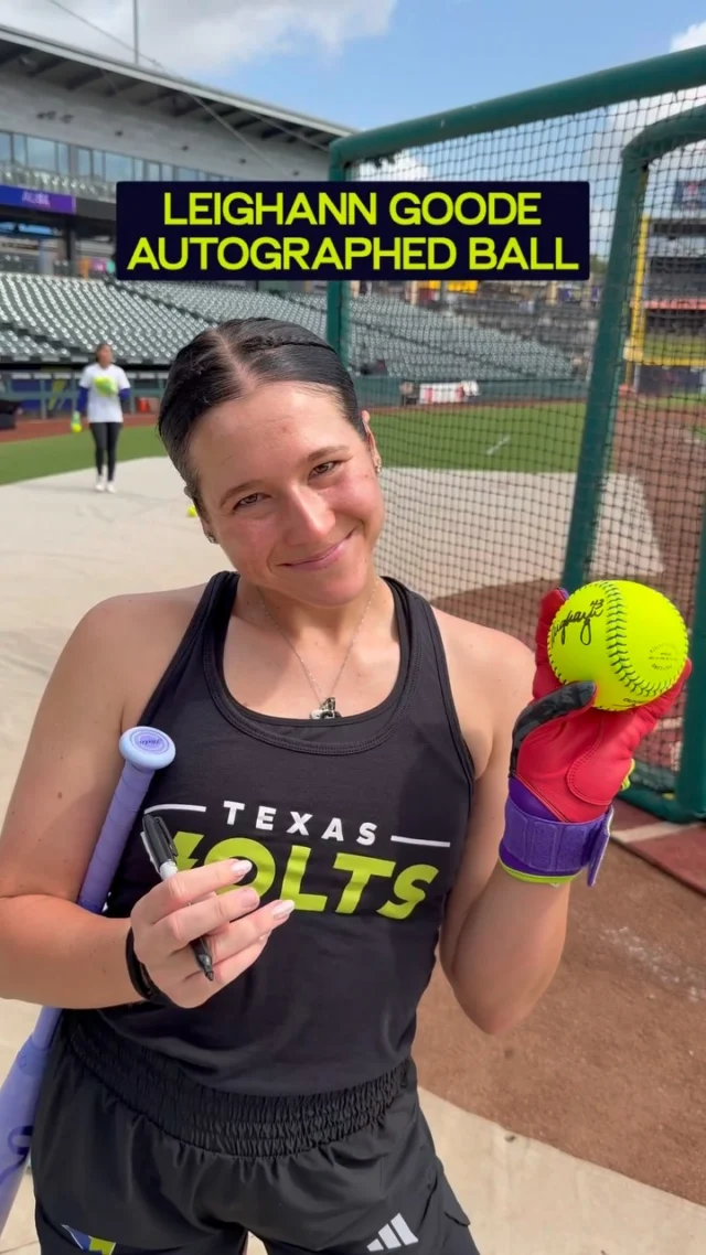 @leighannn.43 wanted the first fan in Volts gear at todayâs game to have a signed ball
head to our pro shop and ask our staff ð