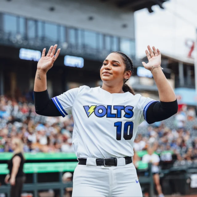 Back in Texas for the day ð¤
Meet Mia Scott at the Voltsâ Pregame Autograph Session on Saturday, July 11