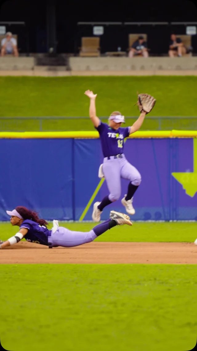 Rylie Boone is 1-of-1 ð¤¯ð³

unbelievable catch!!!