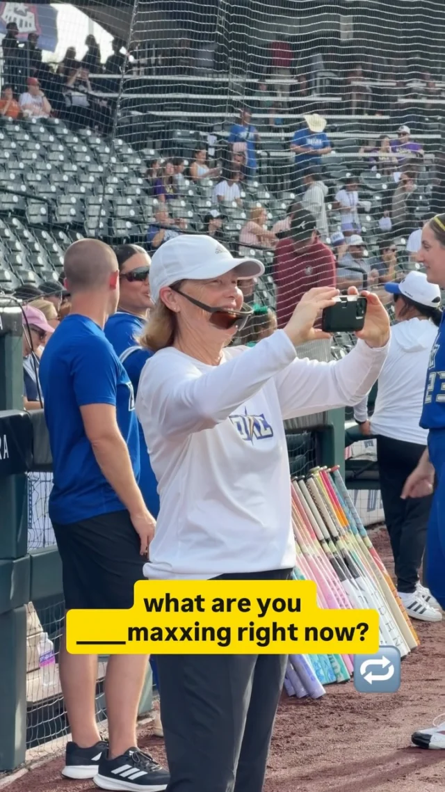 protect Coach Jo Evans at all costs ð