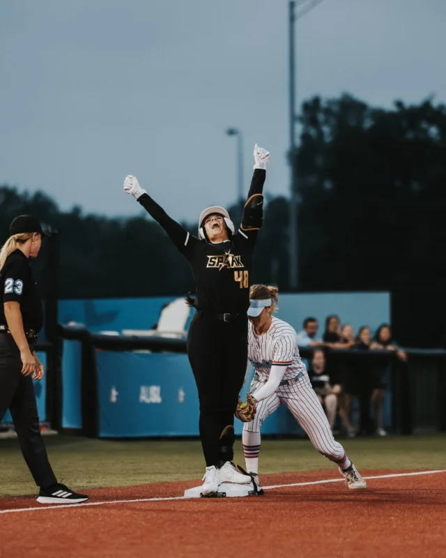 mvp status âï¸ +200 points!
Bubba Nickles-Camarena secured MVP 2 distinction last night after hitting the first triple of the All-Star Cup and scoring the game's only run!